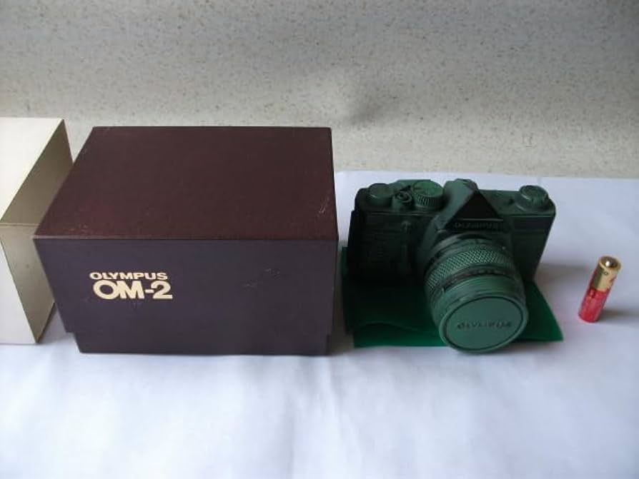 OLYMPUS OM-2＆50mm f1.4 の形の 貯金箱 OLYMPUS OM-2＆50mm f1.4 の形の 貯金箱